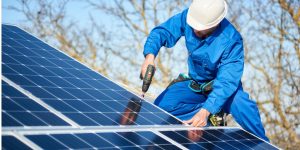 Installation Maintenance Panneaux Solaires Photovoltaïques à Plomeur